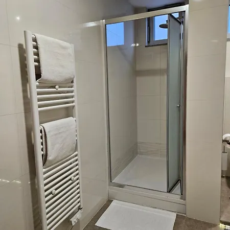 Centar Bulevar Ex Sa Garazom Apartment