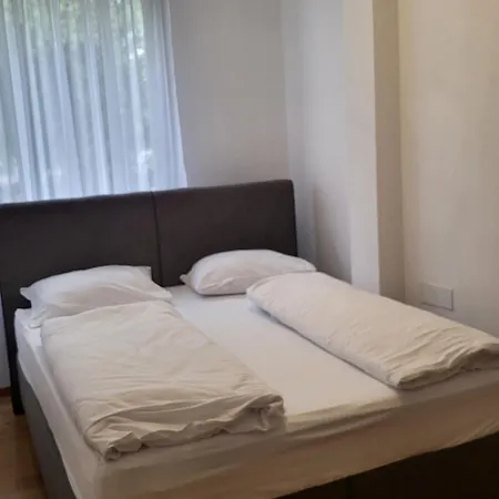 Apartman Centar Bulevar Ex Sa Garazom *